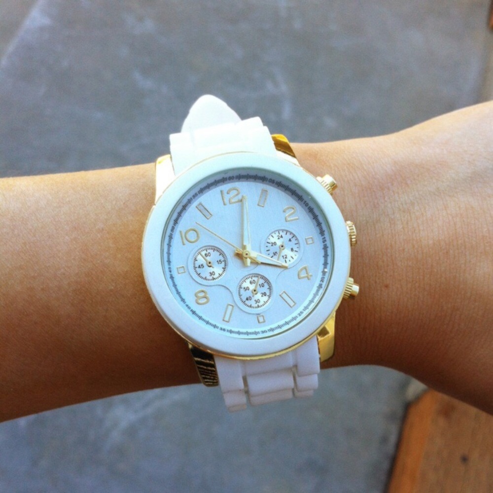 SALE💗White and Gold Watch
